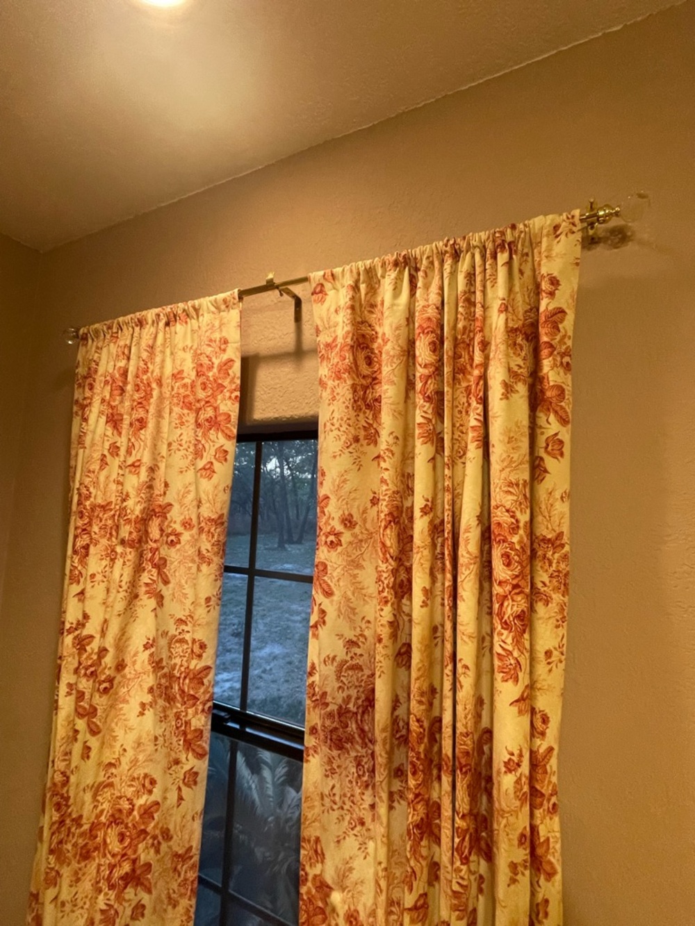 Classic Floral Window Curtains in Cream and Rose - Unbranded 4 Panels 50 x 90 - Picture 3 of 10